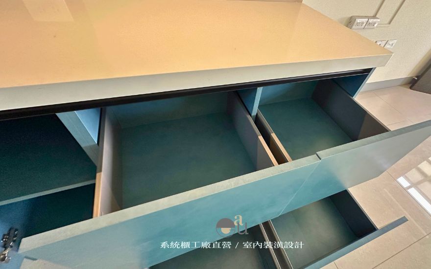 嘉義超機能餐邊櫃，下櫃配置高品質台製緩衝緩衝鋁抽大容量收納實景