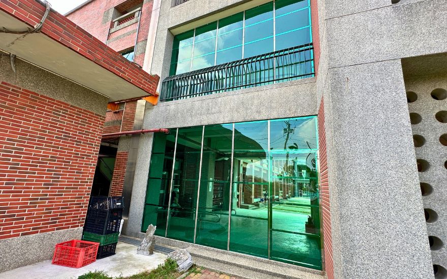 學校走廊採光擋雨板